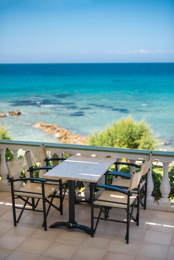 אמודי Achillion Apartments & Studios מראה חיצוני תמונה