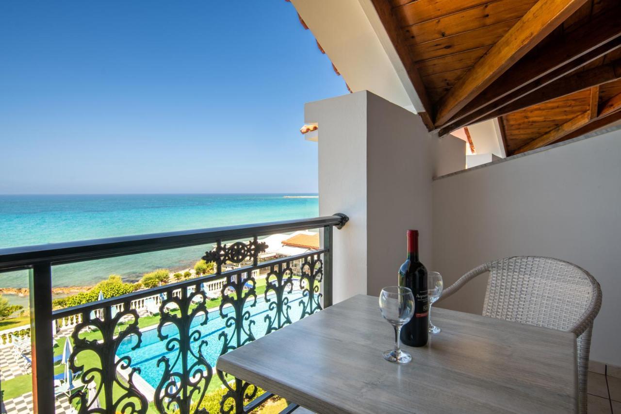 אמודי Achillion Apartments & Studios מראה חיצוני תמונה