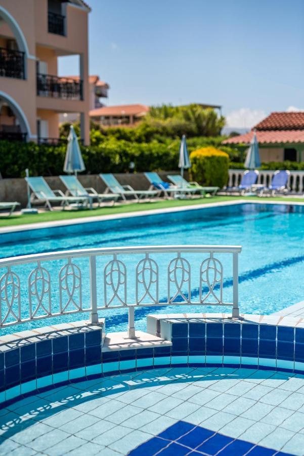 אמודי Achillion Apartments & Studios מראה חיצוני תמונה
